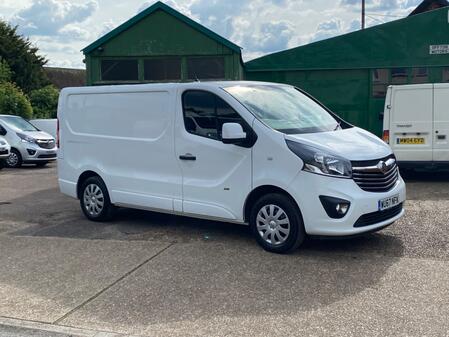 VAUXHALL VIVARO 1.6 CDTi 2900 BiTurbo Sportive