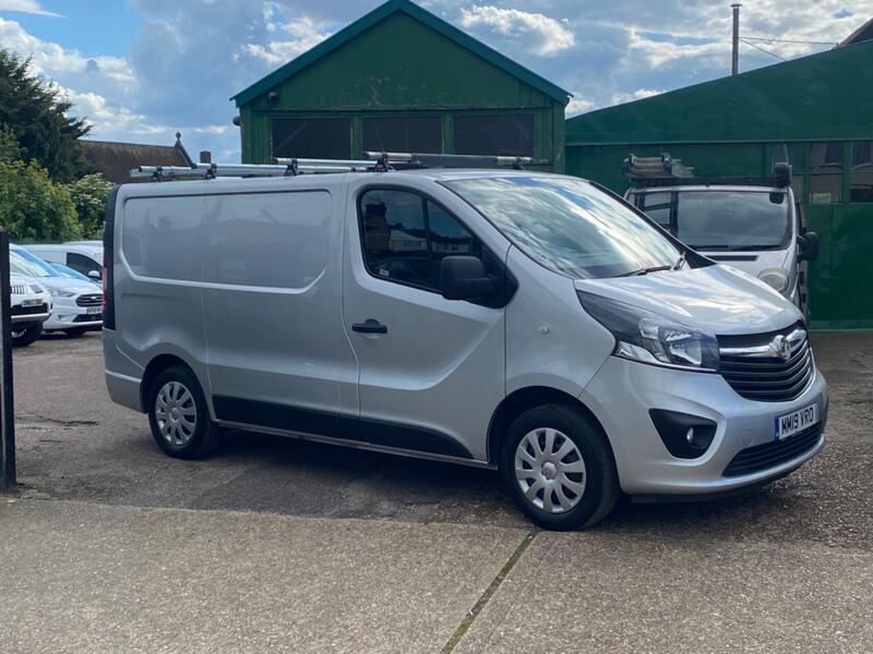 VAUXHALL VIVARO 1.6 CDTi 2700 BiTurbo ecoTEC Sportive