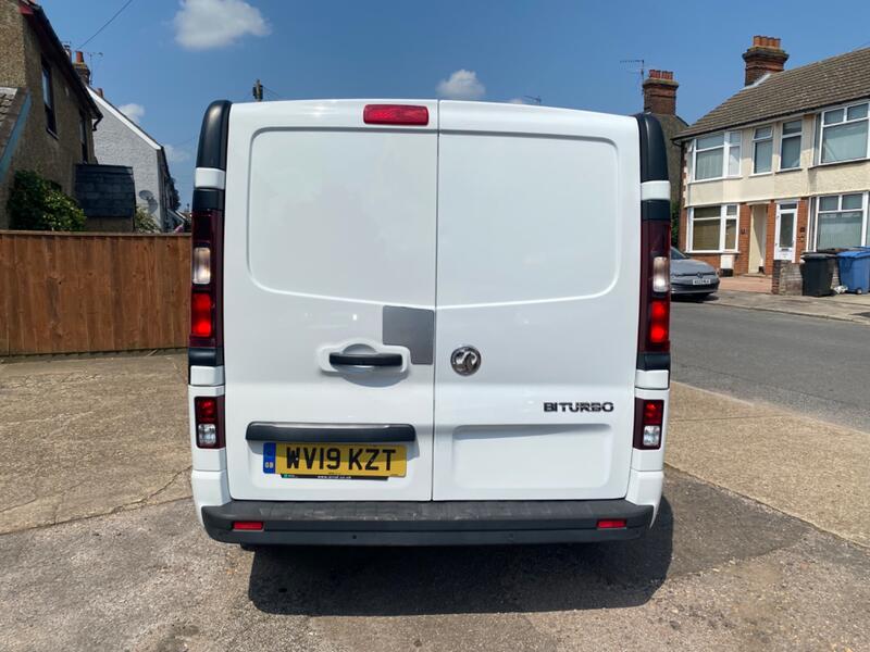 VAUXHALL VIVARO