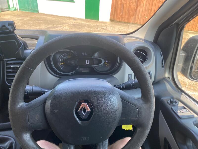 RENAULT TRAFIC