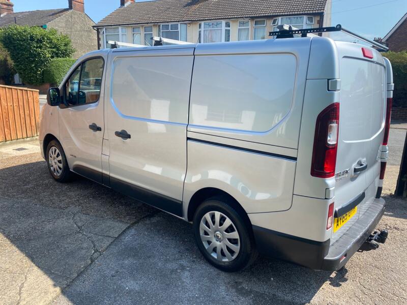 RENAULT TRAFIC