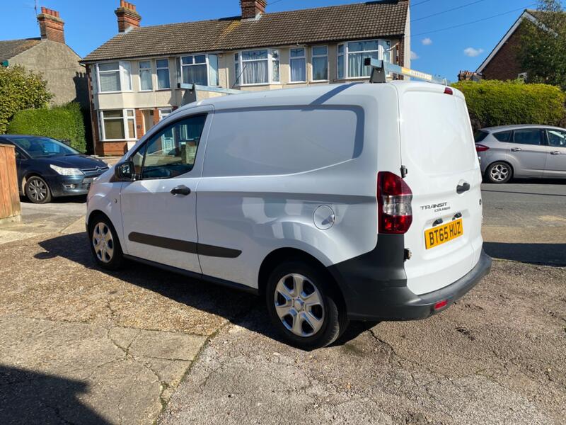 FORD TRANSIT COURIER