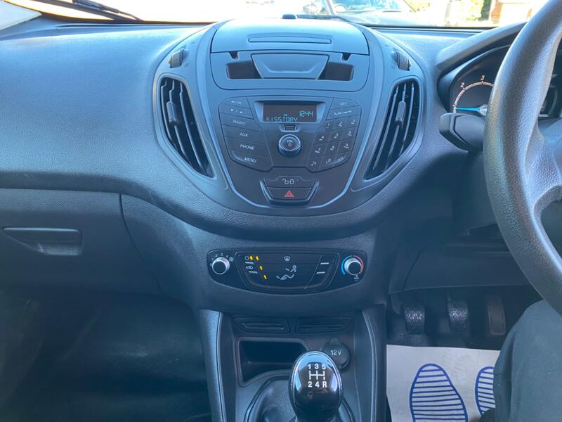 FORD TRANSIT COURIER