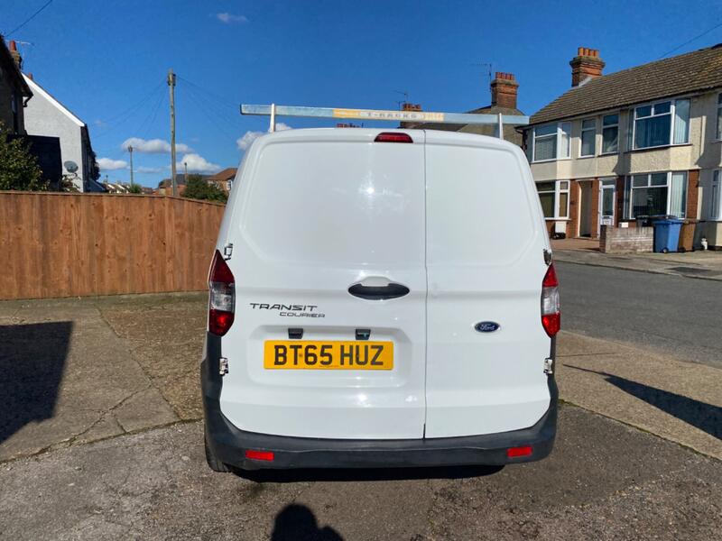 FORD TRANSIT COURIER