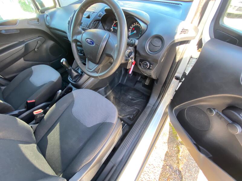 FORD TRANSIT COURIER
