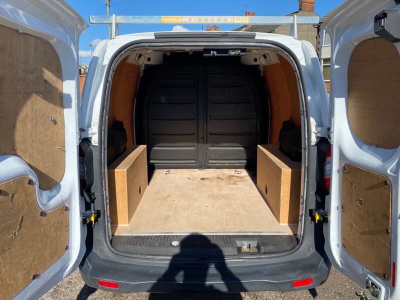 FORD TRANSIT COURIER