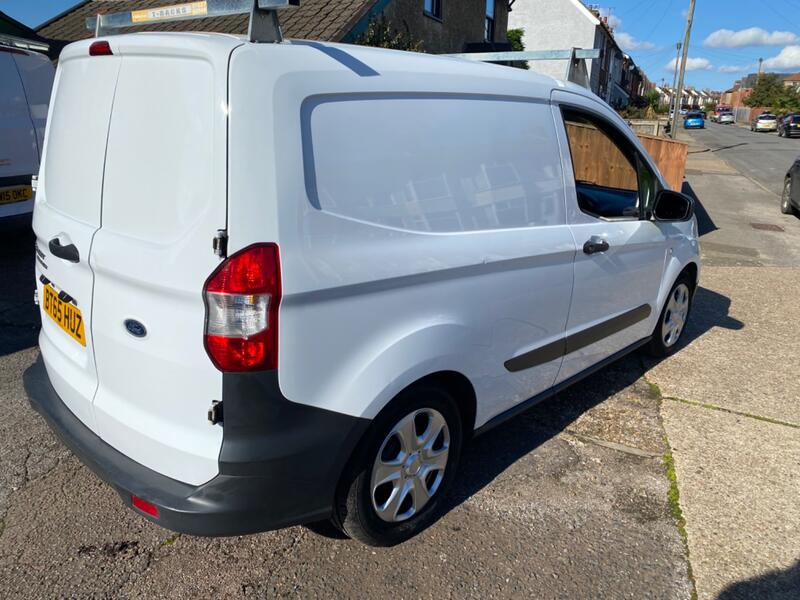FORD TRANSIT COURIER