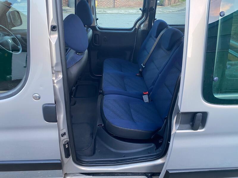 PEUGEOT PARTNER