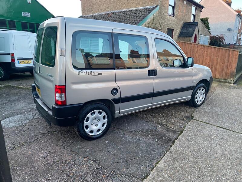PEUGEOT PARTNER