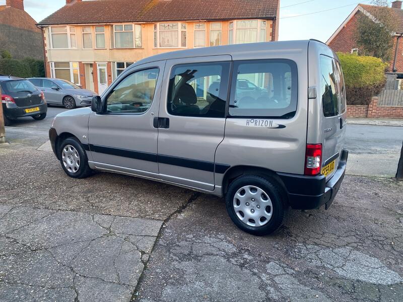 PEUGEOT PARTNER