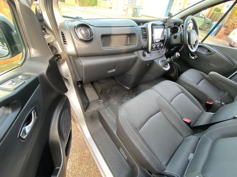 RENAULT TRAFIC