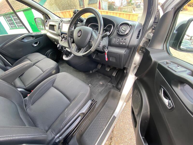 RENAULT TRAFIC