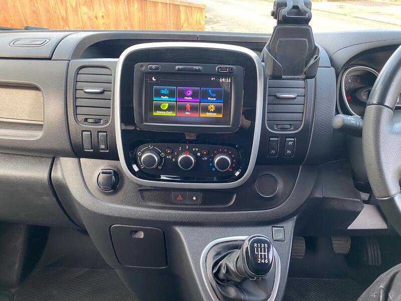 RENAULT TRAFIC
