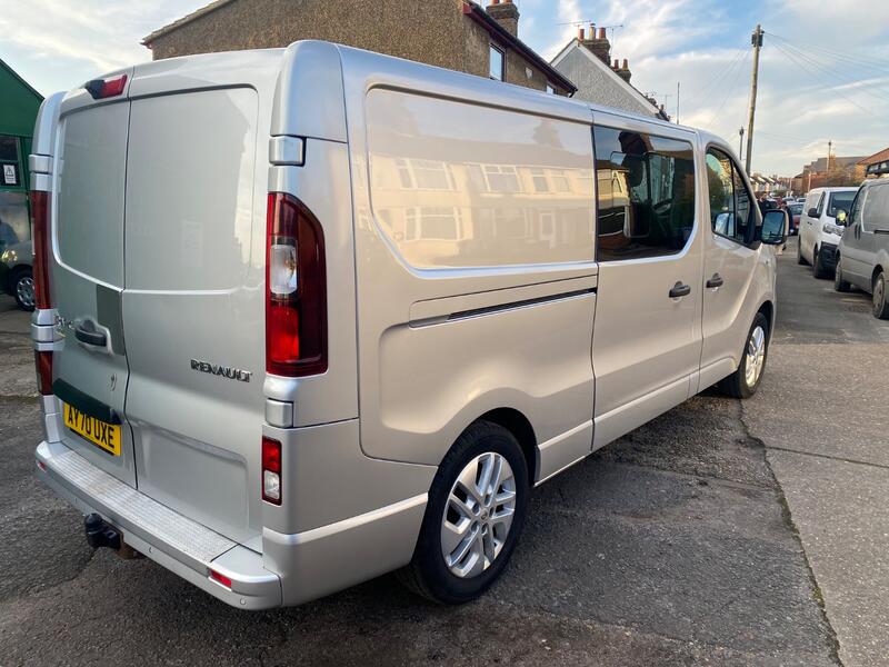 RENAULT TRAFIC