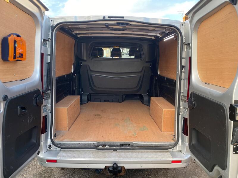 RENAULT TRAFIC