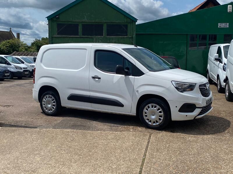 VAUXHALL COMBO 1.6 Turbo D 2300 Sportive