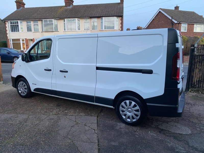 RENAULT TRAFIC