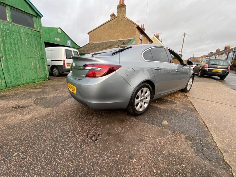 VAUXHALL INSIGNIA