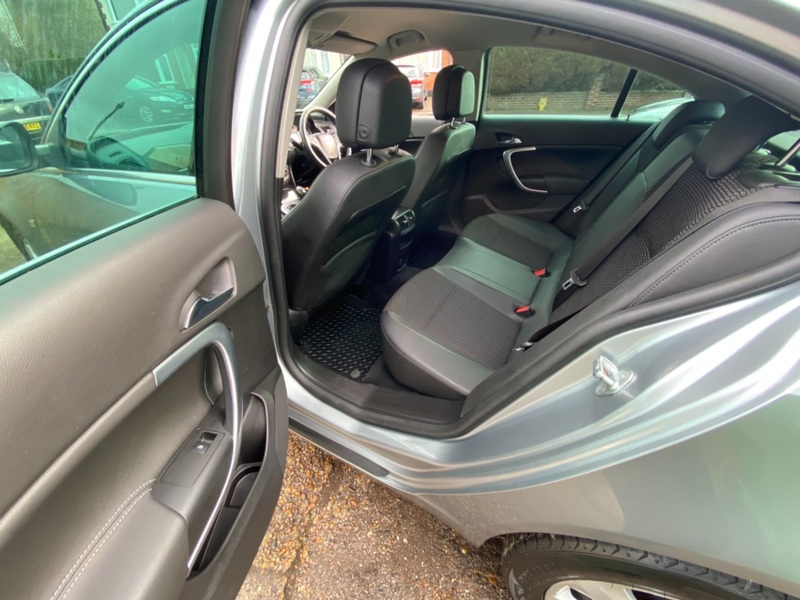 VAUXHALL INSIGNIA