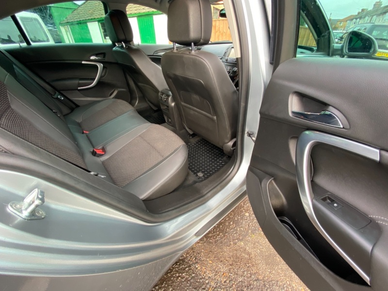 VAUXHALL INSIGNIA