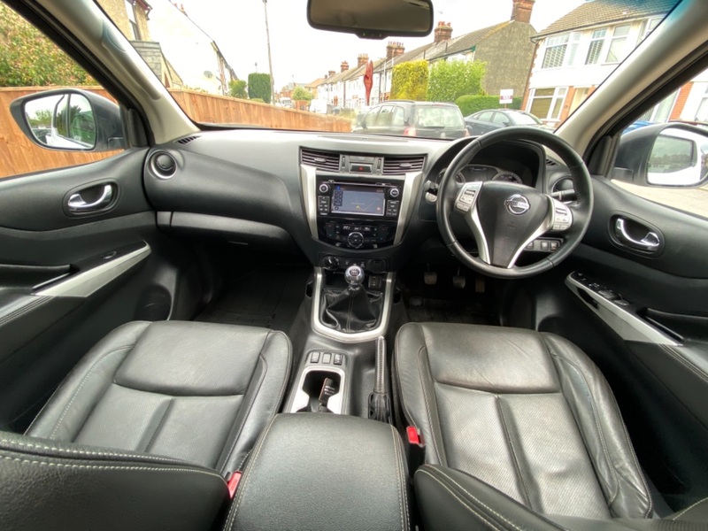 NISSAN NAVARA