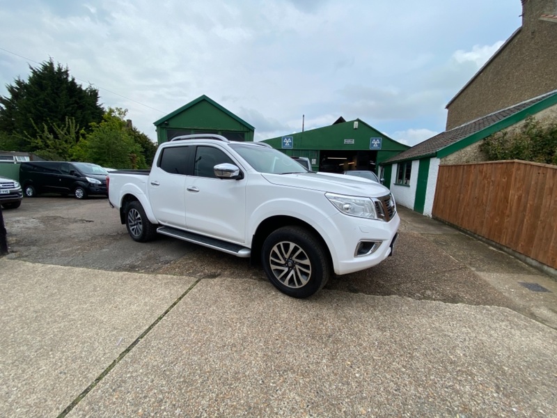NISSAN NAVARA