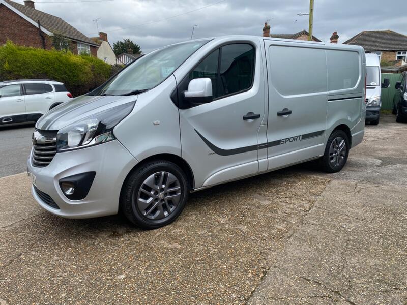 VAUXHALL VIVARO