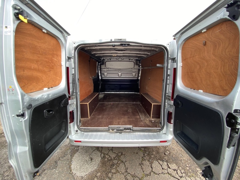 VAUXHALL VIVARO