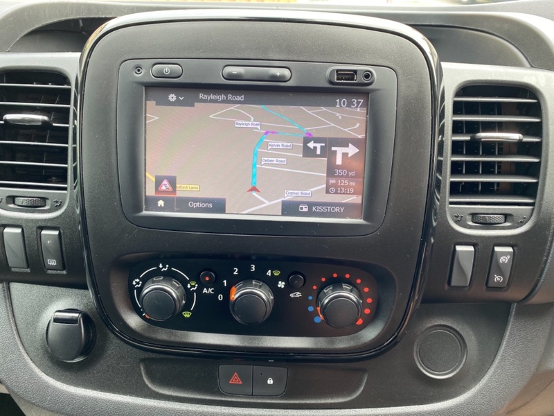 VAUXHALL VIVARO
