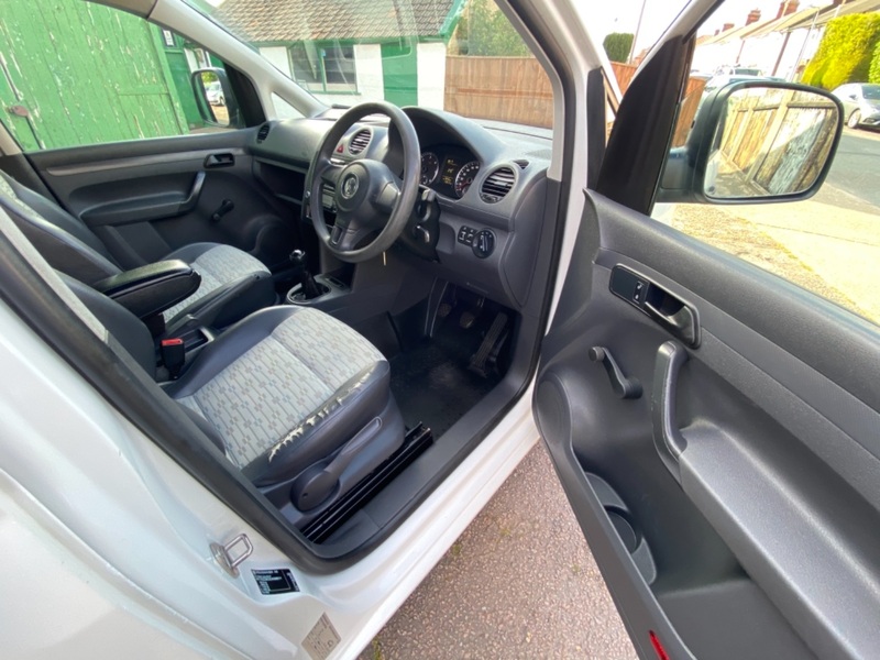 VOLKSWAGEN CADDY