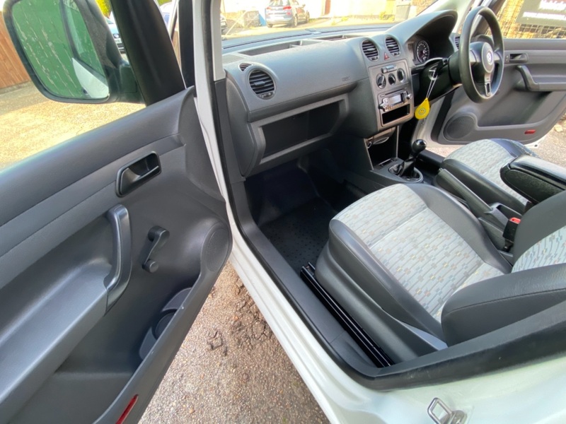 VOLKSWAGEN CADDY