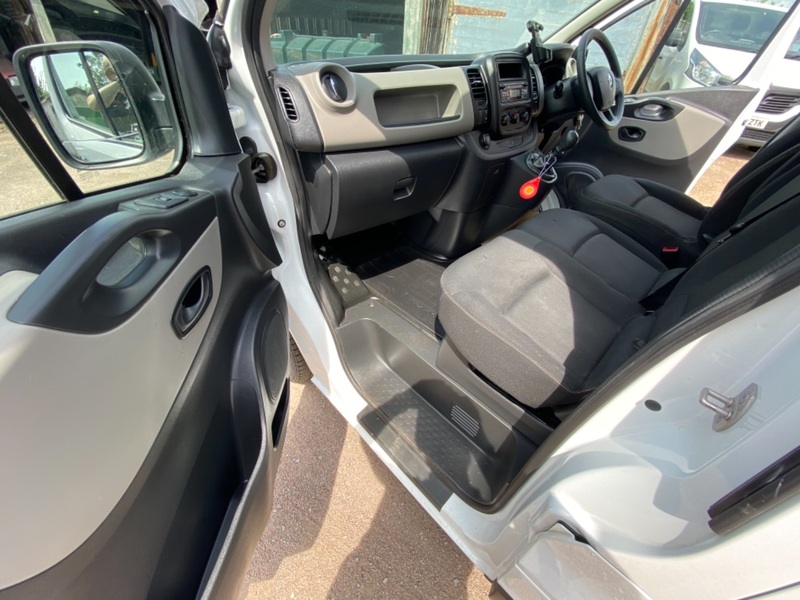 RENAULT TRAFIC