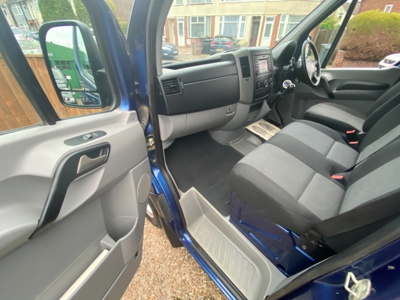 VOLKSWAGEN CRAFTER