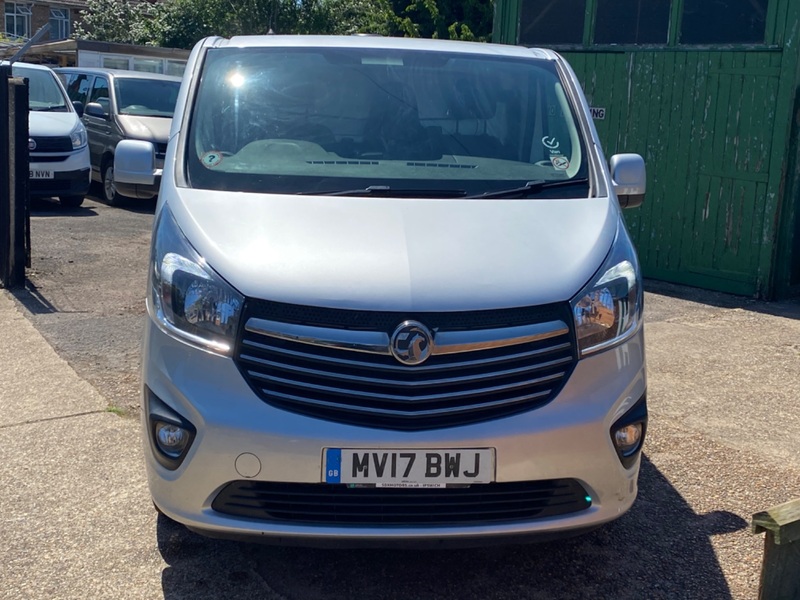 VAUXHALL VIVARO