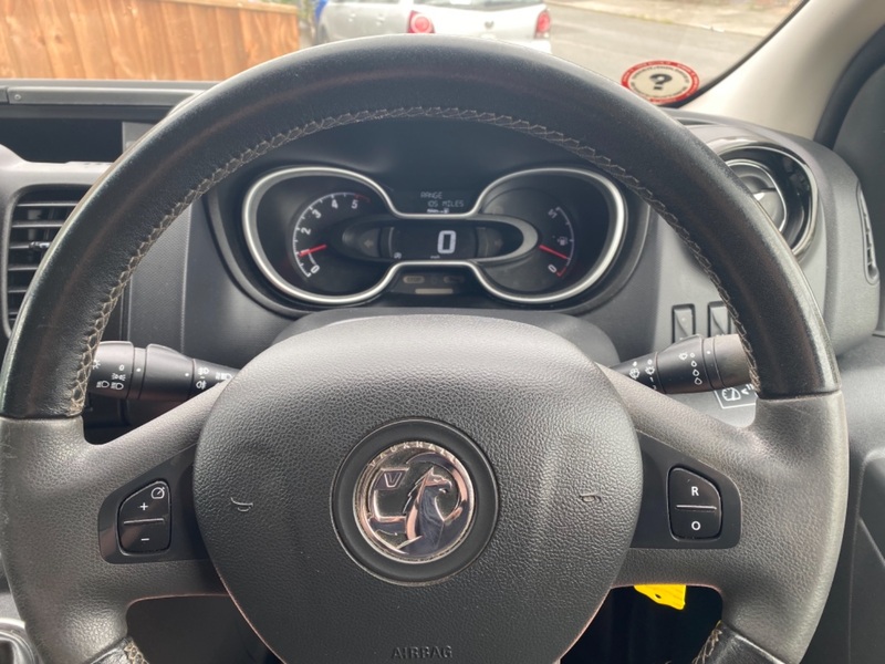 VAUXHALL VIVARO