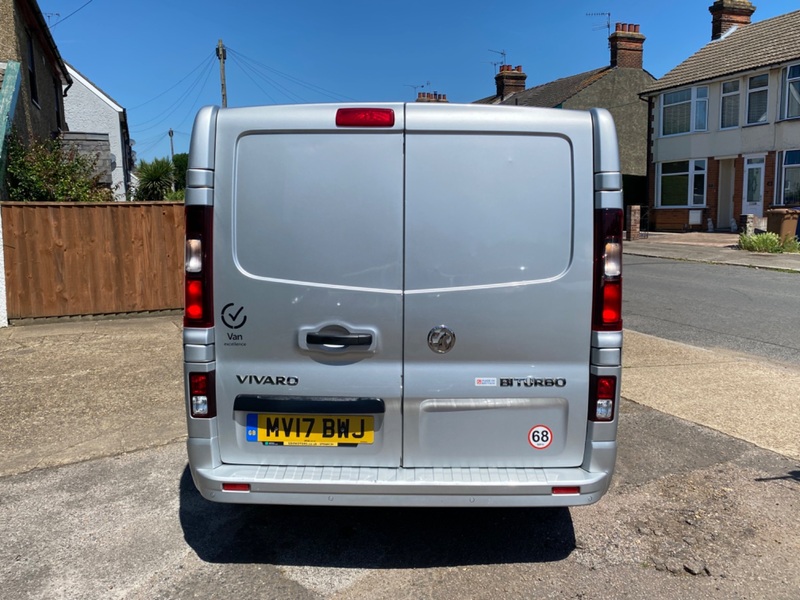 VAUXHALL VIVARO