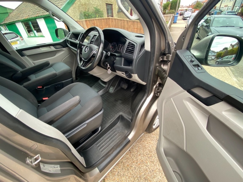 VOLKSWAGEN TRANSPORTER