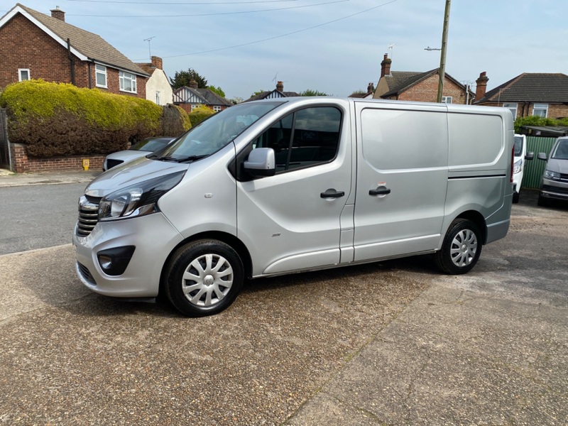 VAUXHALL VIVARO