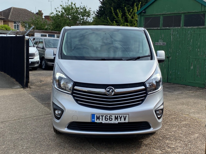 VAUXHALL VIVARO