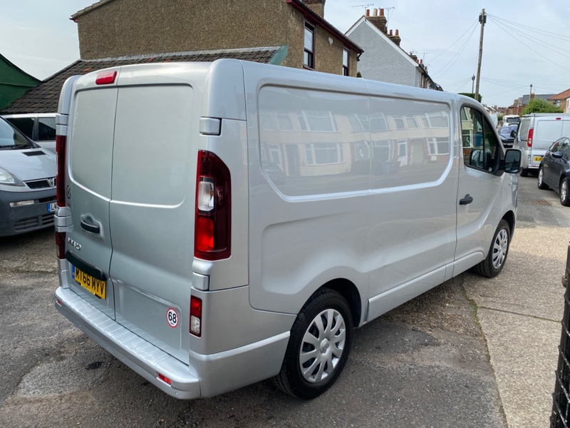 VAUXHALL VIVARO