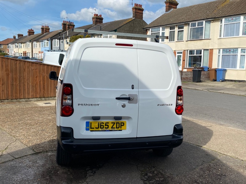 PEUGEOT PARTNER