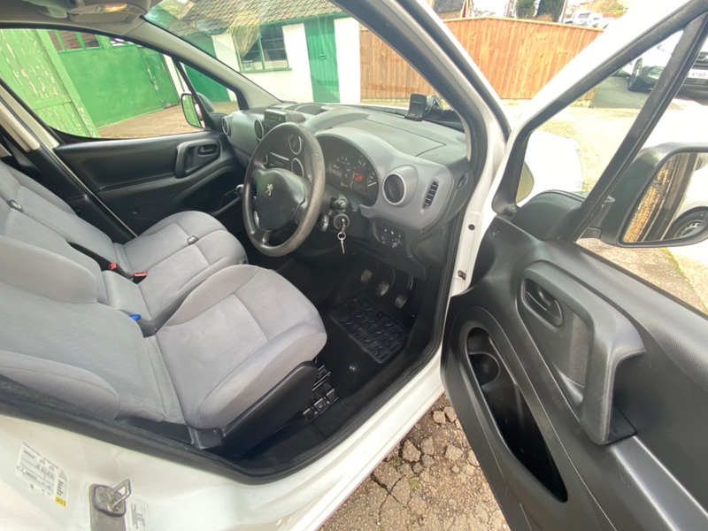 PEUGEOT PARTNER