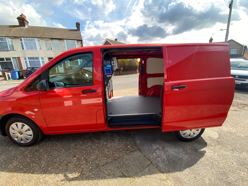 MERCEDES-BENZ VITO
