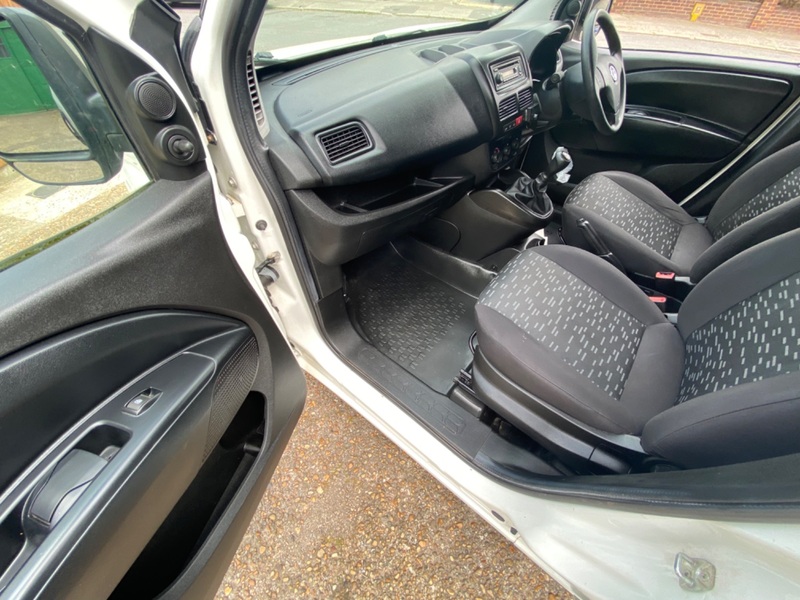 VAUXHALL COMBO