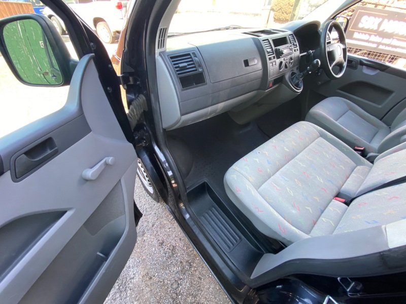 VOLKSWAGEN TRANSPORTER