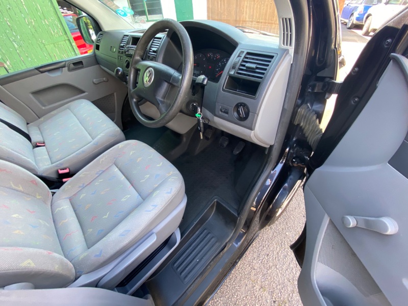 VOLKSWAGEN TRANSPORTER