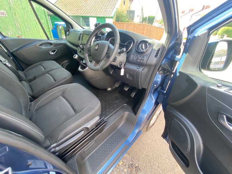 RENAULT TRAFIC