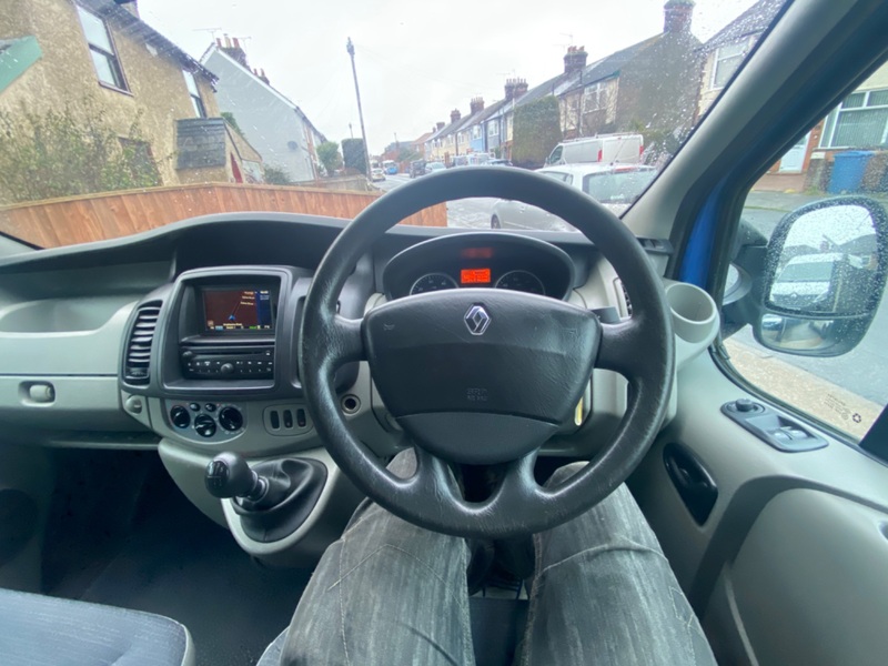 RENAULT TRAFIC