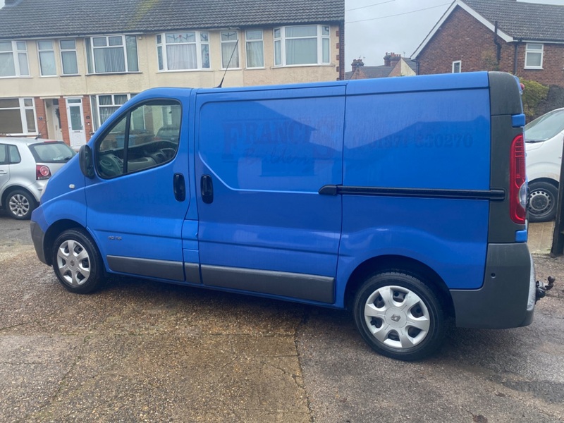 RENAULT TRAFIC