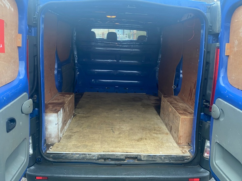 RENAULT TRAFIC